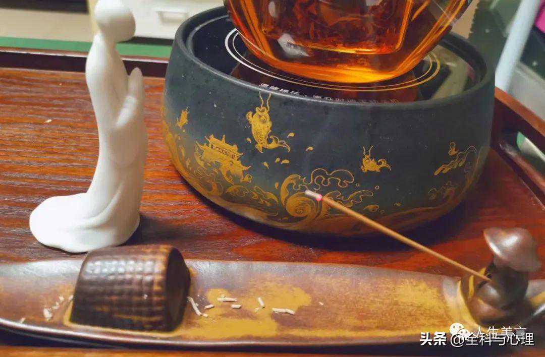 喝茶朋友圈高级文案，茶谈人生的经典句子