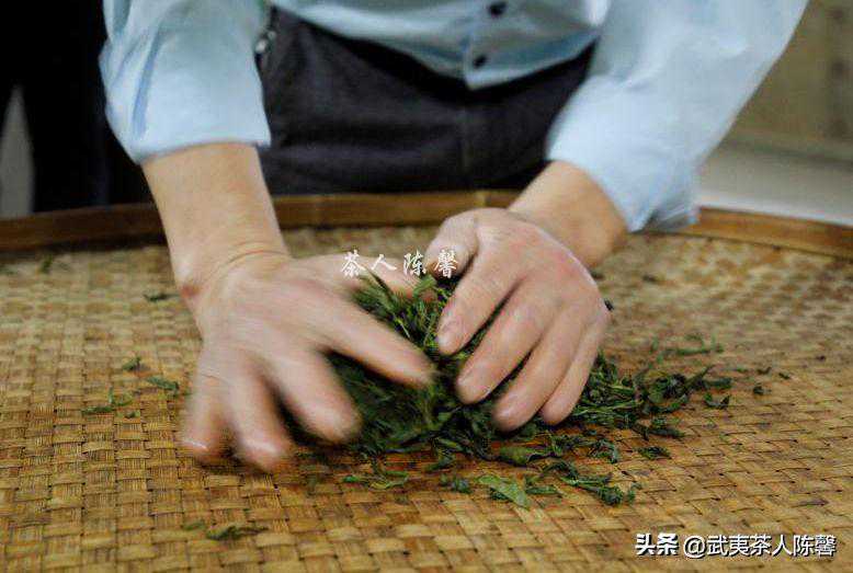 茶知识 | 乌龙茶的独特魅力——绿叶红镶边