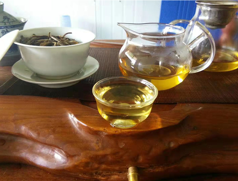 倚邦曼松背阴山普洱茶和口感特点