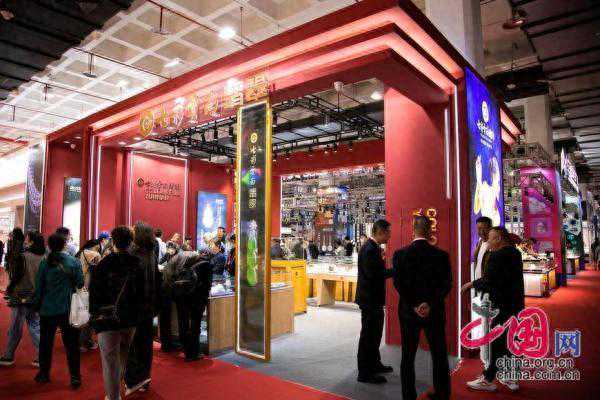 经典传承 玉献华章——七彩云南亮相2023中国国际珠宝展