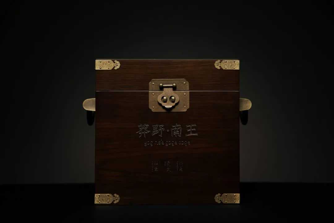 几组爱不释手的茶叶包装 有基调且用心