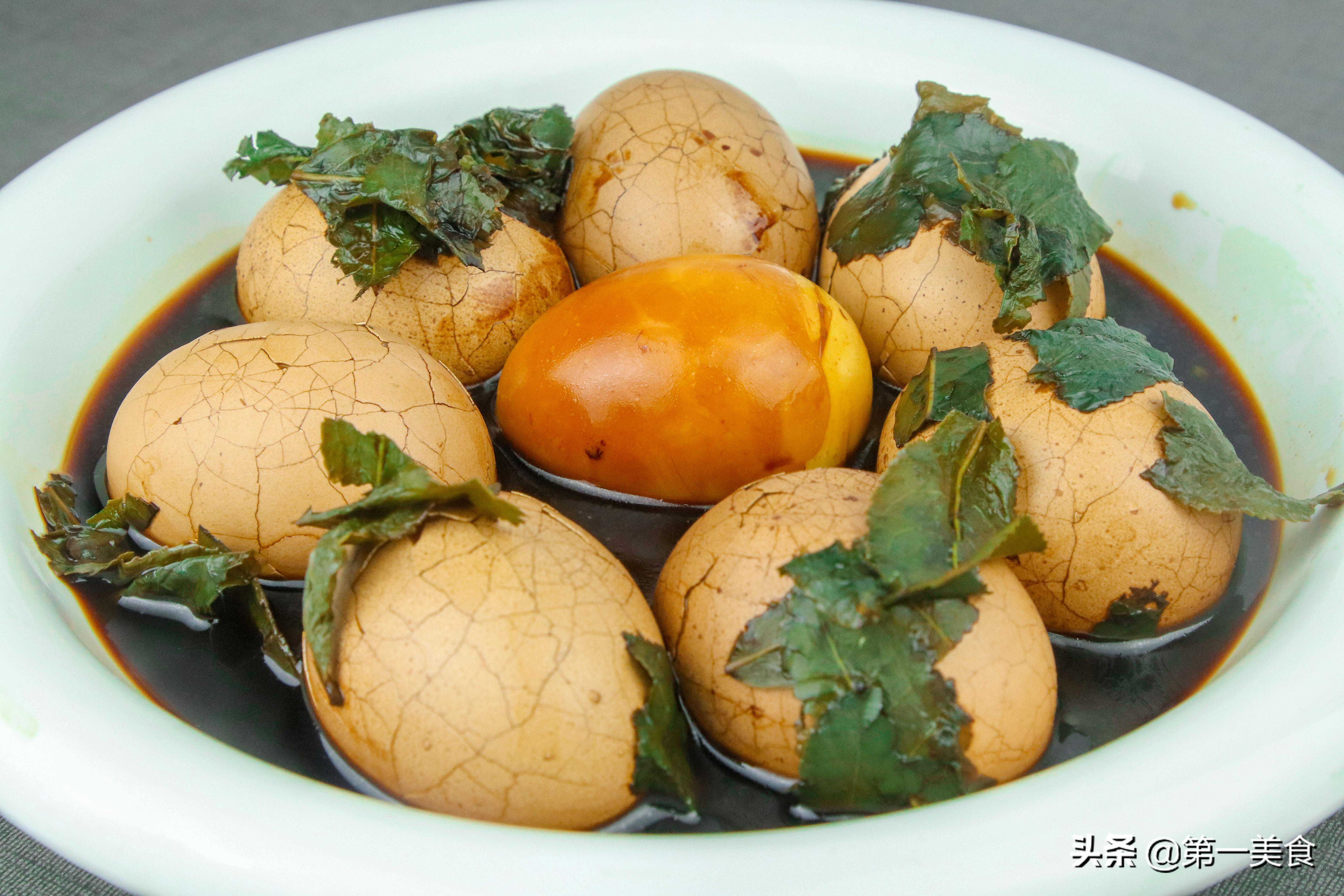 正宗秘制的五香茶叶蛋做法，厨师长手把手教你，一次吃八颗都不多