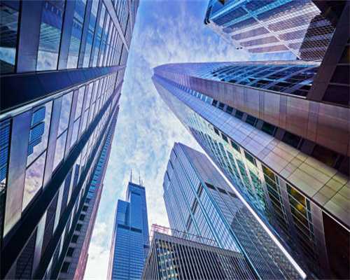 人均30的喜茶推出人均10元的喜小茶：味道跟廉价奶茶店没差