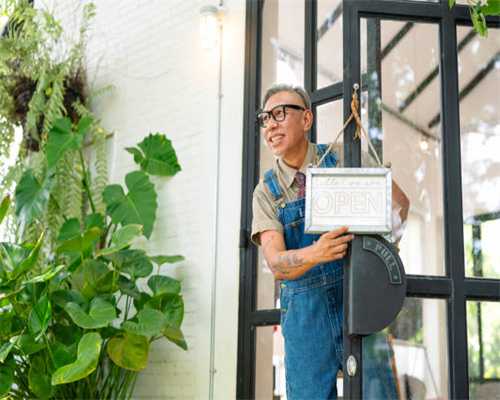 从看茶到做茶，村姑陈沉浸式体验炭烘白毫银针的过程，令人痴迷！