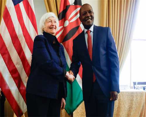 “解郁快乐饮品推荐：四季鲜果茶，轻松提升心情300%！”