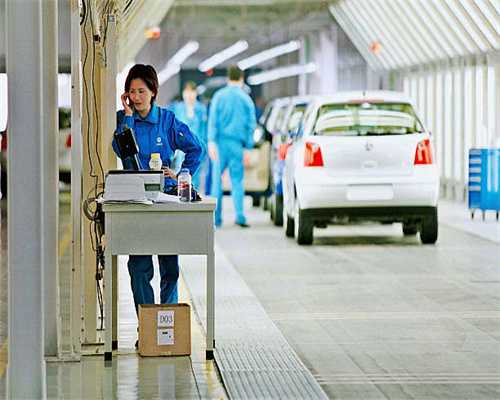 姜茶制作常见的方法： - 方法一： 1. 准备食材