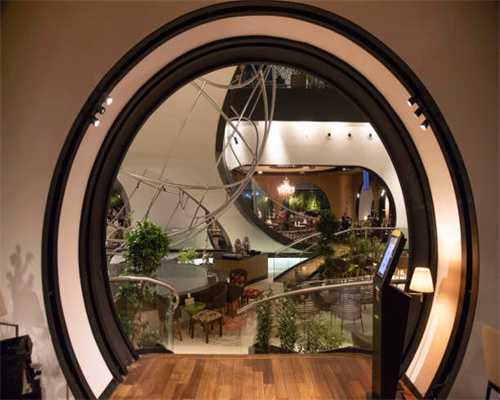 中越跨境互市火热 东兴奶茶、越南咖啡 双向“出圈”→