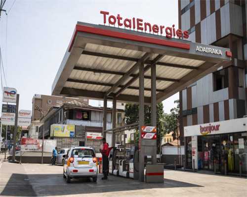 太原平阳景苑！坐在船上吃火锅，盖碗茶和变脸表演老成都风情