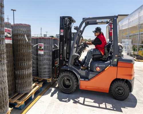 金银花茶是非常好的养生茶，很多人都爱喝，但是这部分人要注意